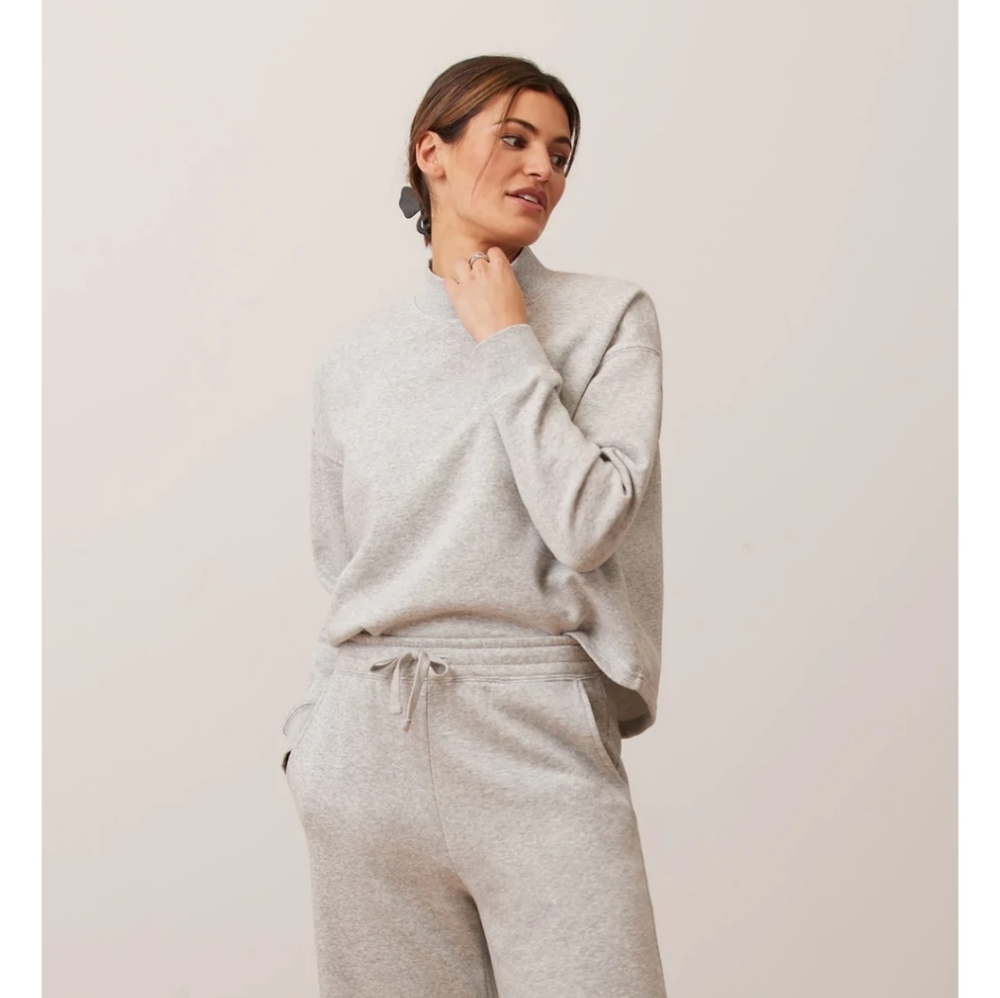 Mock neck cropped sweatshirt-medium